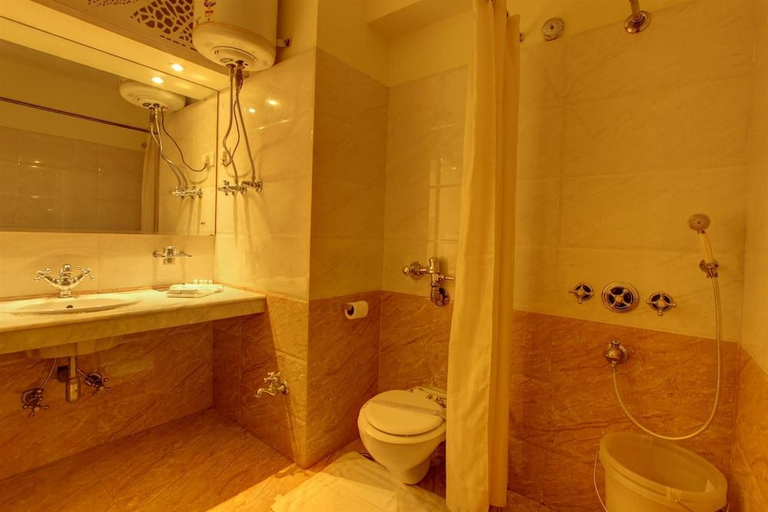 Bathroom 4, Kanishka, Manali - AM Hotel Kollection, Kullu