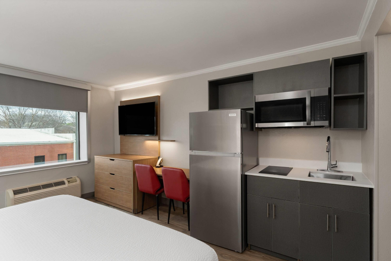 Bedroom 3, Hawthorn Extended Stay by Wyndham Jackson, Madison