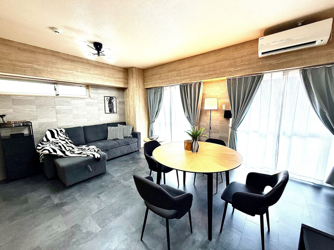 Others 1, Reve K 302, Naha