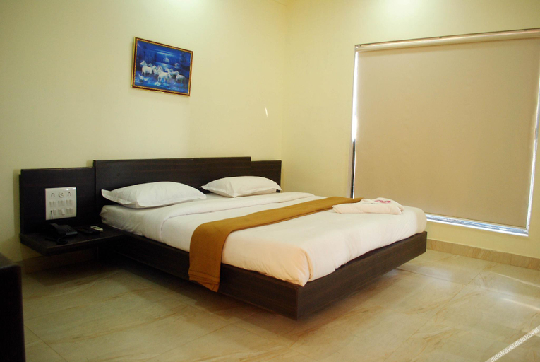 Bedroom 3, Safari Hotel & Resort, Gir Somnath