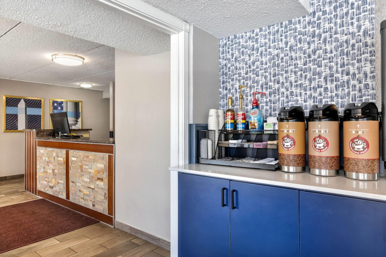Food & Drinks 5, AmericInn by Wyndham Baxter Brainerd, Crow Wing