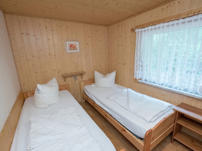 Bedroom 2, Bungalow in Neustadt Nahe Barbarossa Hohle, Nordhausen