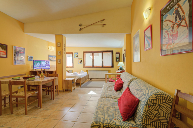 Living area, Apartment Grange Valle, Torino