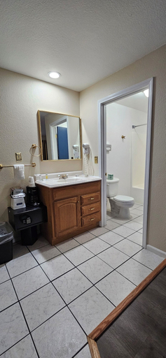 Bathroom 5, Travelodge by Wyndham Wenatchee, Chelan