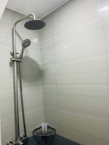 Bathroom 2, Hotel Herencia 625, Daraga
