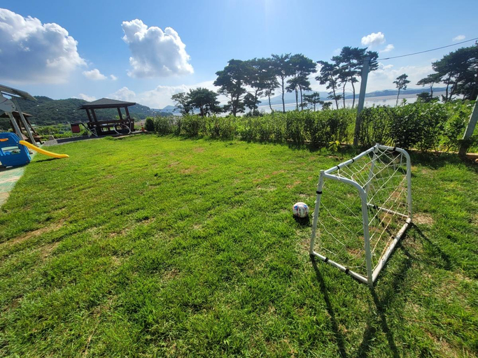 Others 5, Taean Yulhaus Pension, Taean