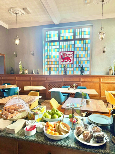 Food & Drinks, The Lion Hotel, Powys