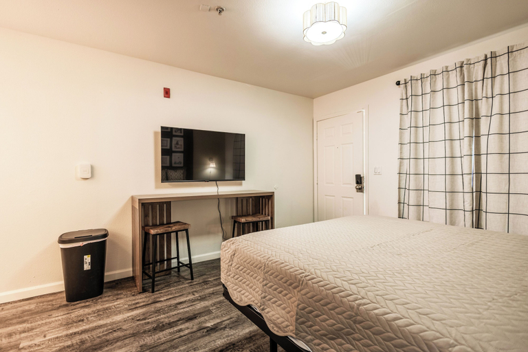 Room 2, Brand New Studio Fast WiFi Near I-10, Maricopa