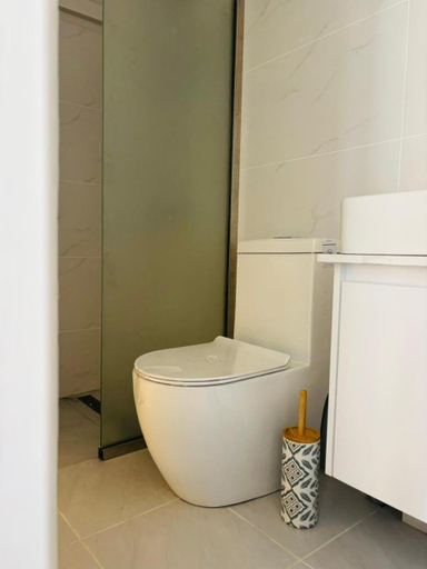 Bathroom 4, Cozy 3-Bedroom Apartment with Pool and Wildlife Views in Flic en Flac, Black River