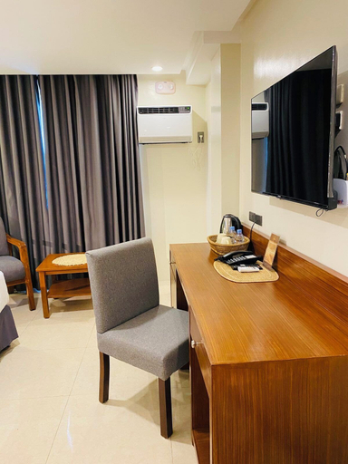 Others 5, Hotel Herencia 625, Daraga
