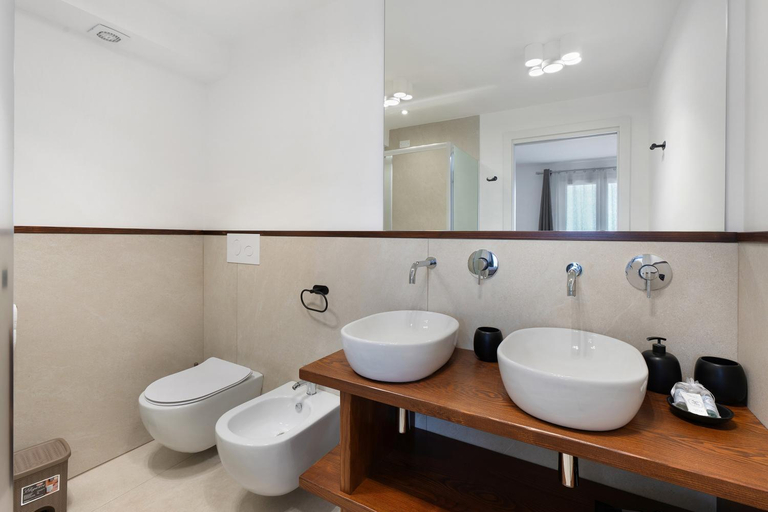 Bathroom 3, I Tramonti Del Golfo - Pio la Torre, Palermo