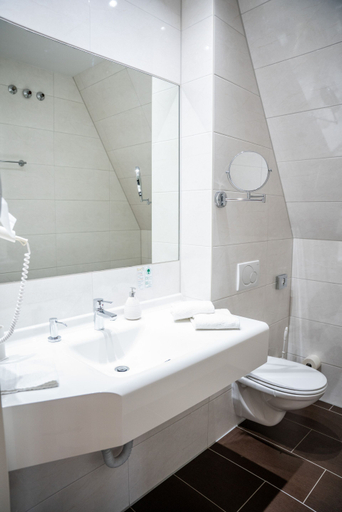 Bathroom 5, Hotel am Schlosspark, Worms