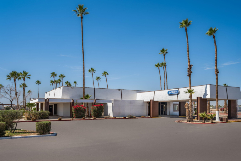Exterior & Views