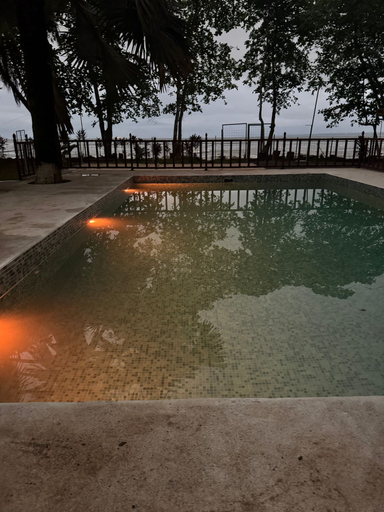 Pool 5, Macaw Paradise, Garabito