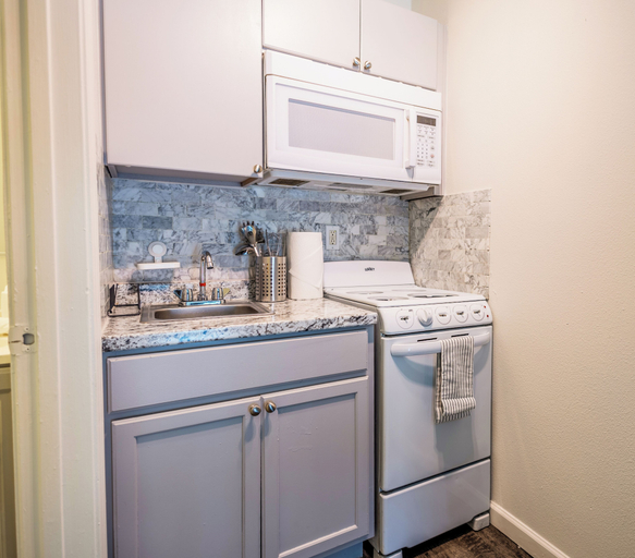 Private kitchen 4, Brand New Studio Fast WiFi Near I-10, Maricopa