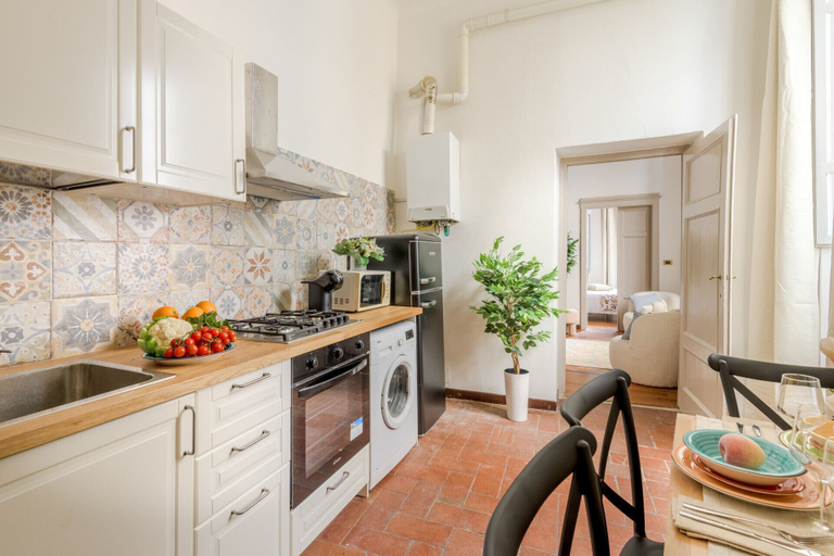 Room 5, The Gallo Promenade in Lucca, Lucca