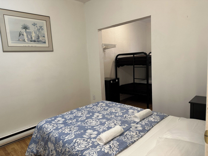Bedroom 3, Hotel Mini, Montréal