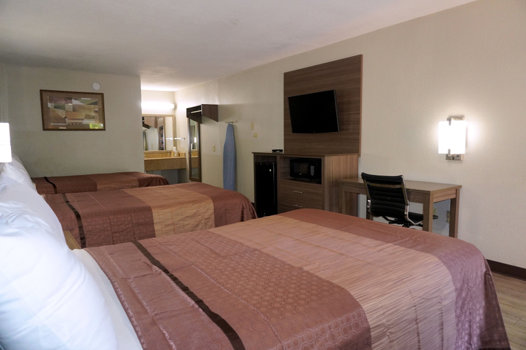 Bedroom 3, Fairview Inn and Suites, Mobile