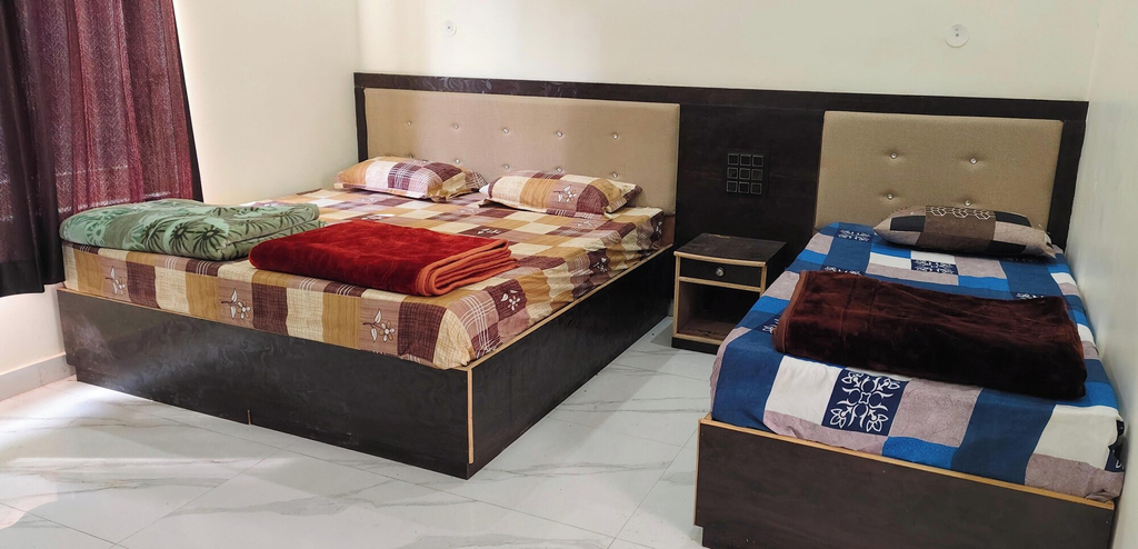 Room 3, Aditya Home Stay, Uttarkashi