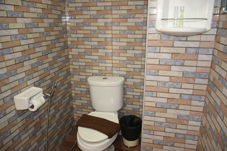 Bathroom 4, Diana Garden Resort & Lodge, Pattaya