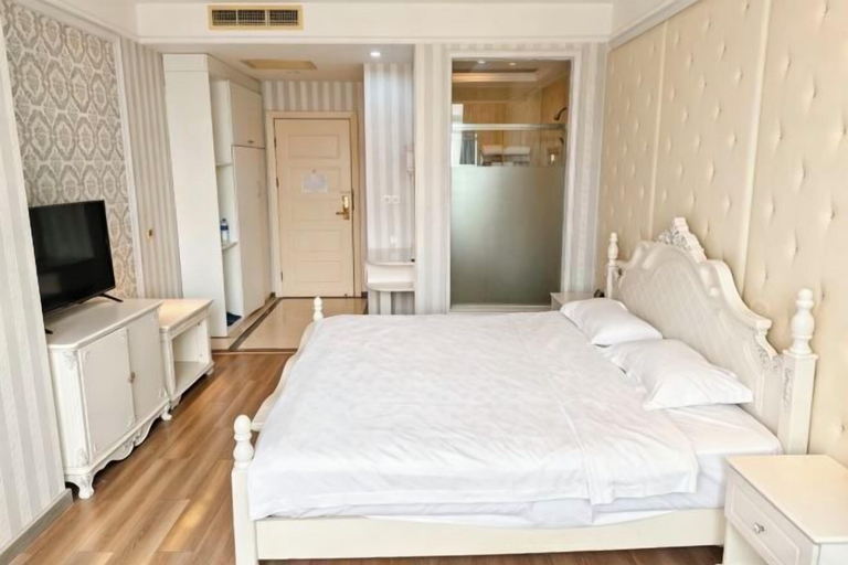 Bedroom 3, Wangchao Business Hotel, Beihai