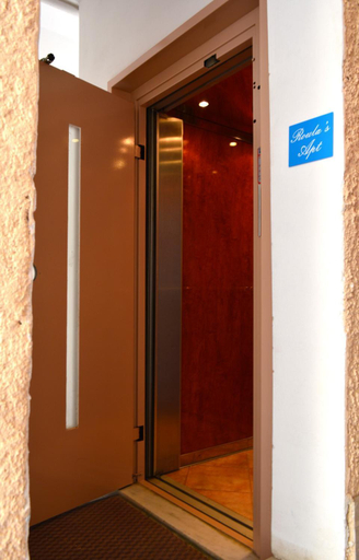 Others 3, Roula's Apartment, Crete