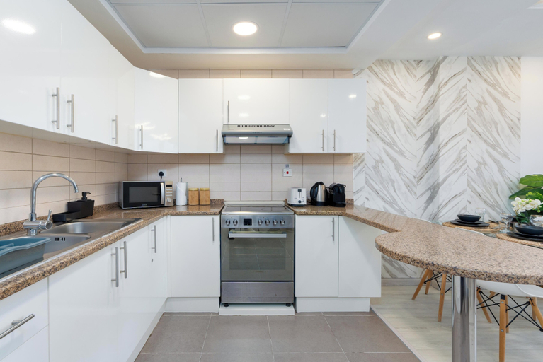Private kitchen 4, bnbme - Al Waleed Paradise - 1BR, Dubai