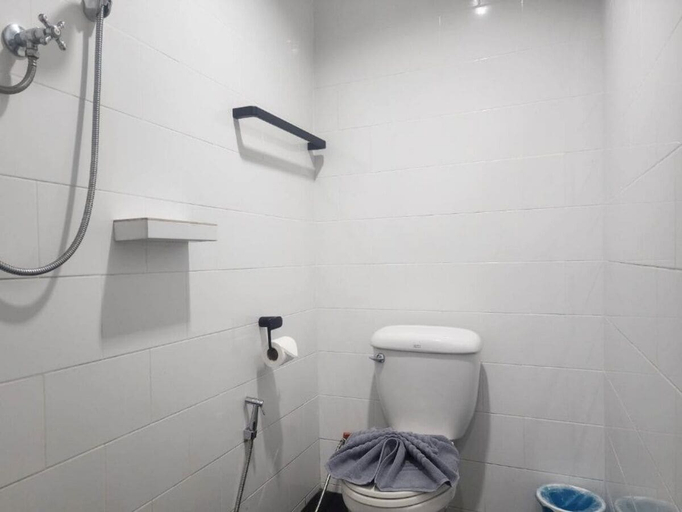 Bathroom, RYB Hostel Phuket, Phuket Island