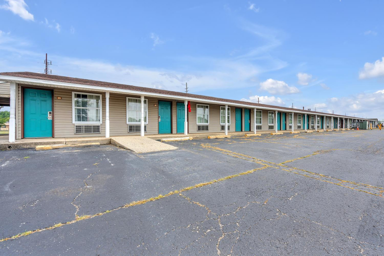 Exterior view 4, Indiana Beach Hotel, White