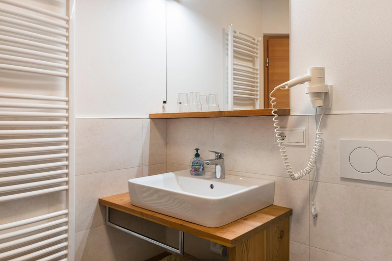 Bathroom 3, Haus Pferscher, Bolzano