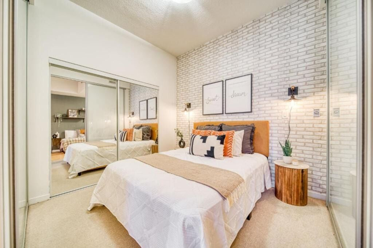 Room 4, GSuites Downtown, Toronto