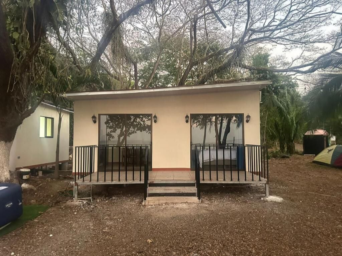 Exterior, Macaw Paradise, Garabito