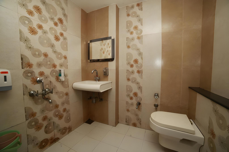 Bathroom, Hotel Vishram SAH, Sirohi