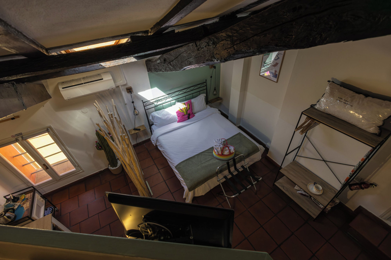 Room 3, Vicolo Sette, Modena