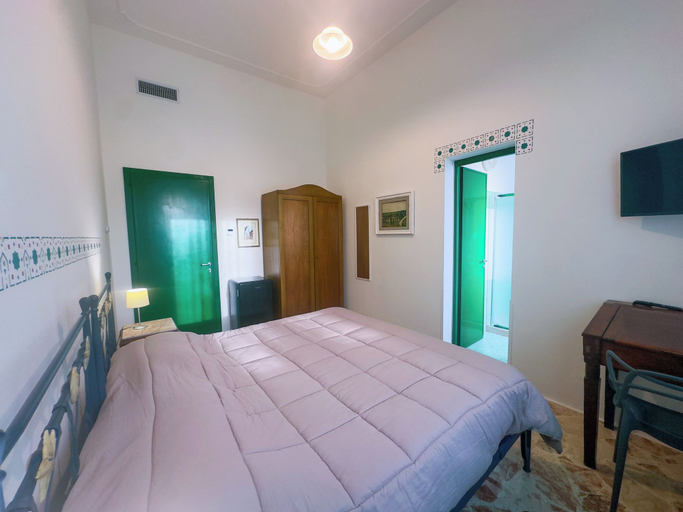 Room 2, Alma Mater, Lecce