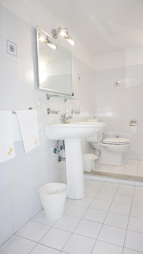 Bathroom 4, Savoia Residence, Catania