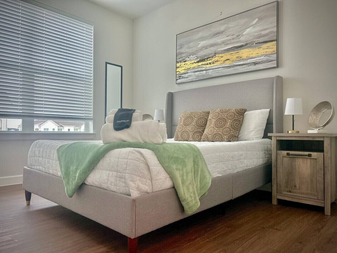 Interior 2, Workerfriendly,washer/dryer, Gym,pool, A+ Location, Grayson
