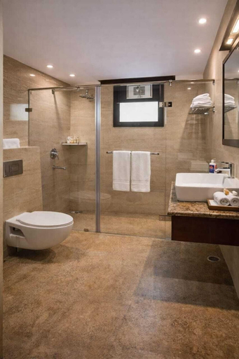 Bathroom 5, Goyal Hoteliers - Hotel The Agra Grande, Agra