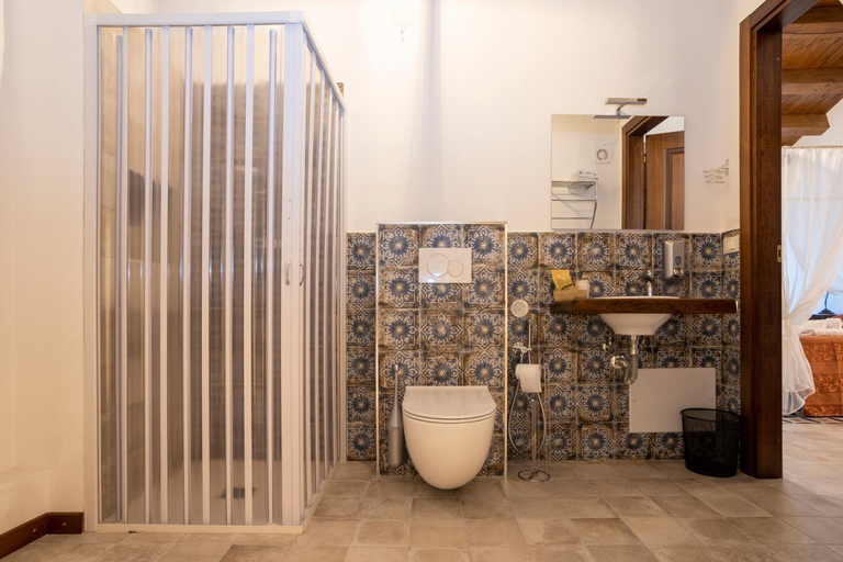 Bathroom 4, Arcaloro Resort, Messina