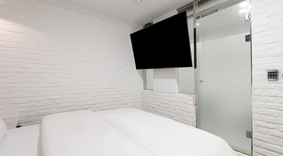Room 4, Artichoke hotel, Seo