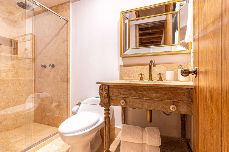 Room 5, Casa Julieta - Luxury House - Rooftop Jacuzzi, Cartagena de Indias