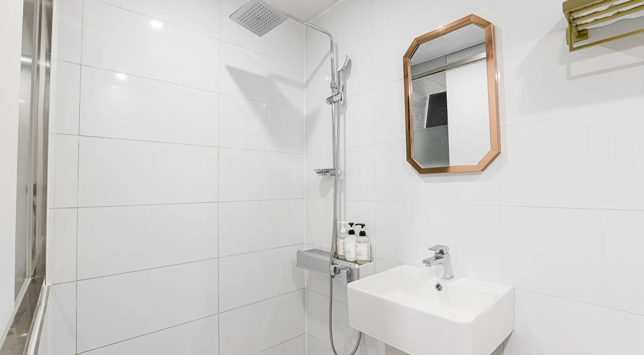 Bathroom 2, Artichoke hotel, Seo