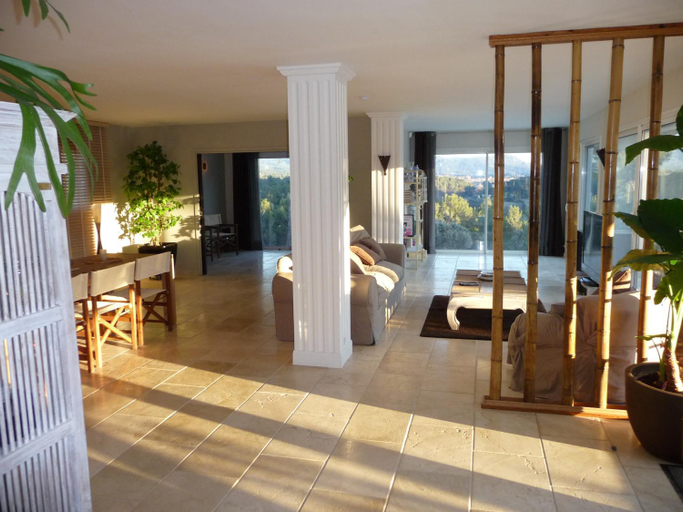 Public Area, villa avec piscine chauffée, Var