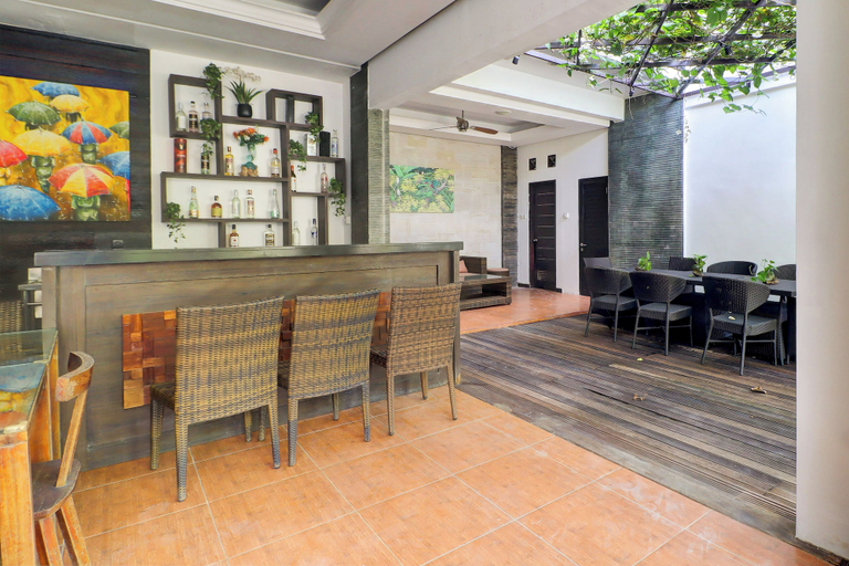 Food & Drinks 4, Palette near Legian Beach formerly Argya Santi Suites And Villas (tutup sementara), Badung