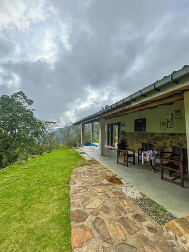 Terrace/patio 5, Unseen Knuckles Eco Boutique, Panvila
