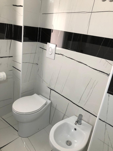 Bathroom 2, Aparthotel Capo Rizzuto, Crotone