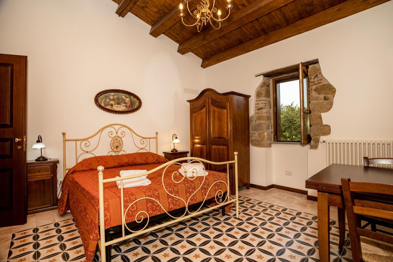 Bedroom 3, Arcaloro Resort, Messina