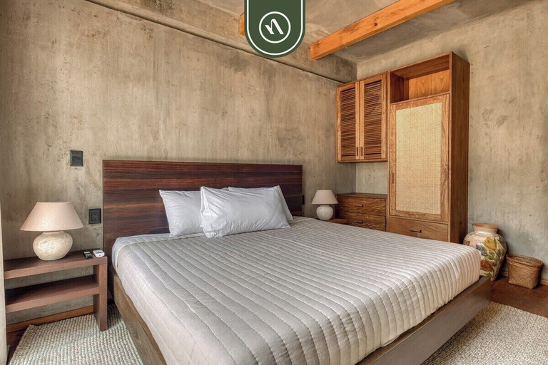 Room 2, Luxury 1 BR Condo in Downtown - AC - Peaceful, Del Centro