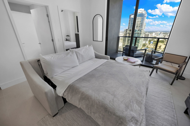 Room 4, Luxury 1-BD with Breathtaking DTW Views, Miami-Dade