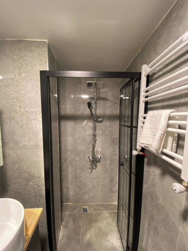 Bathroom 5, Taksim Savella Hotel, Beyoğlu